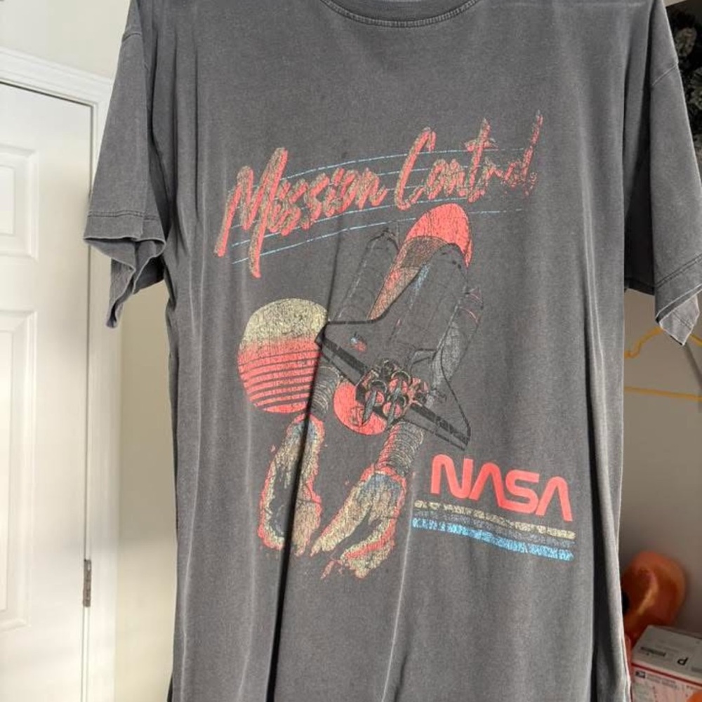 Forever 21 Gray Short Sleeve Tee